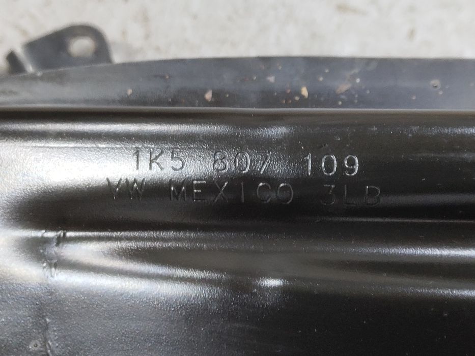 Усилитель переднего бампера VW Golf 5 Универсал VW Jetta 5 1K5807109