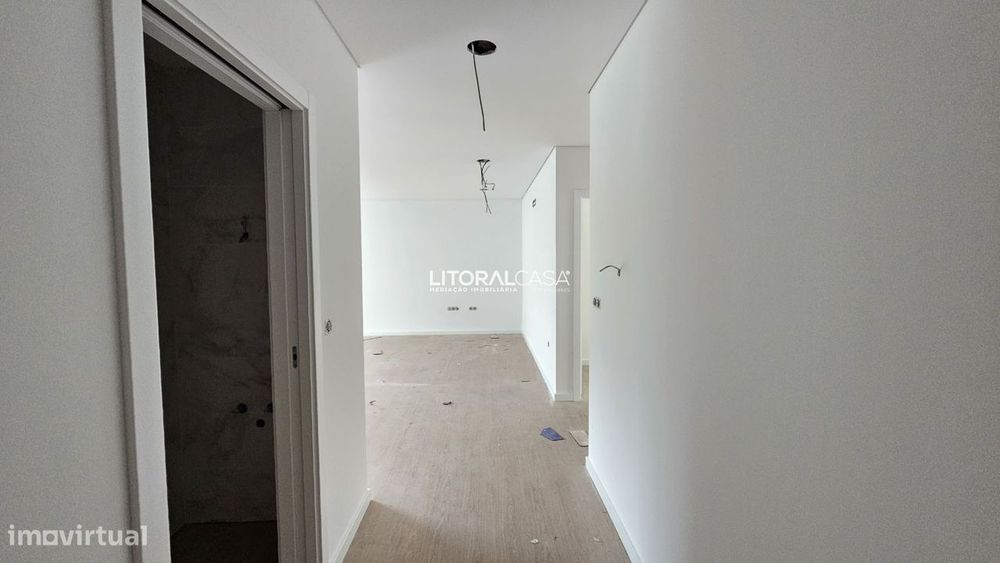 T2 | Novo | Varanda | Lugar de garagem