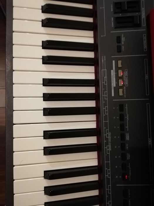 Stage Piano ROLAND RD-300s 88 Teclas Pesadas Hammer-Action