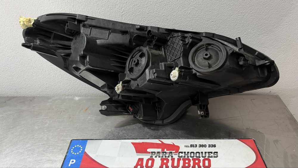 Farol esq opel corsa E 2014/2019