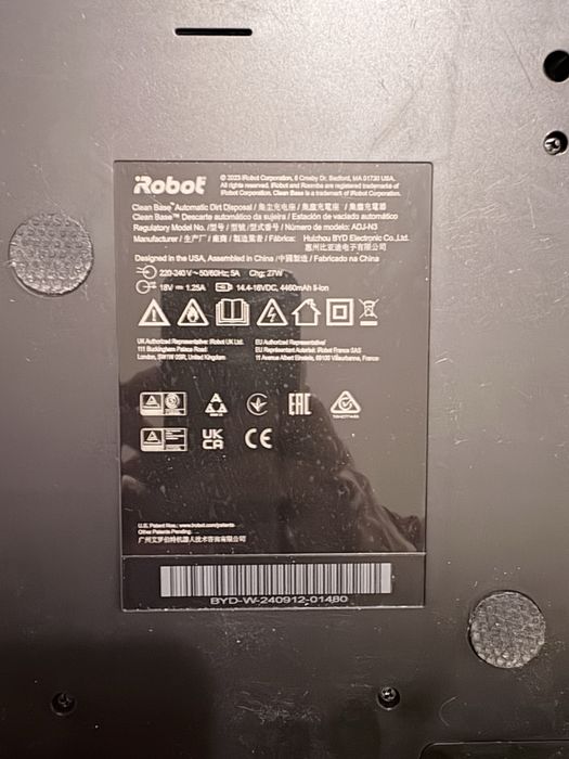 iRobot Roomba J7 z stacja