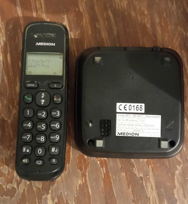Bezprzewodowy Telefon Stacjonarny (DECT) marki Medion, model MD 82673 (MSN: 5004 7926).