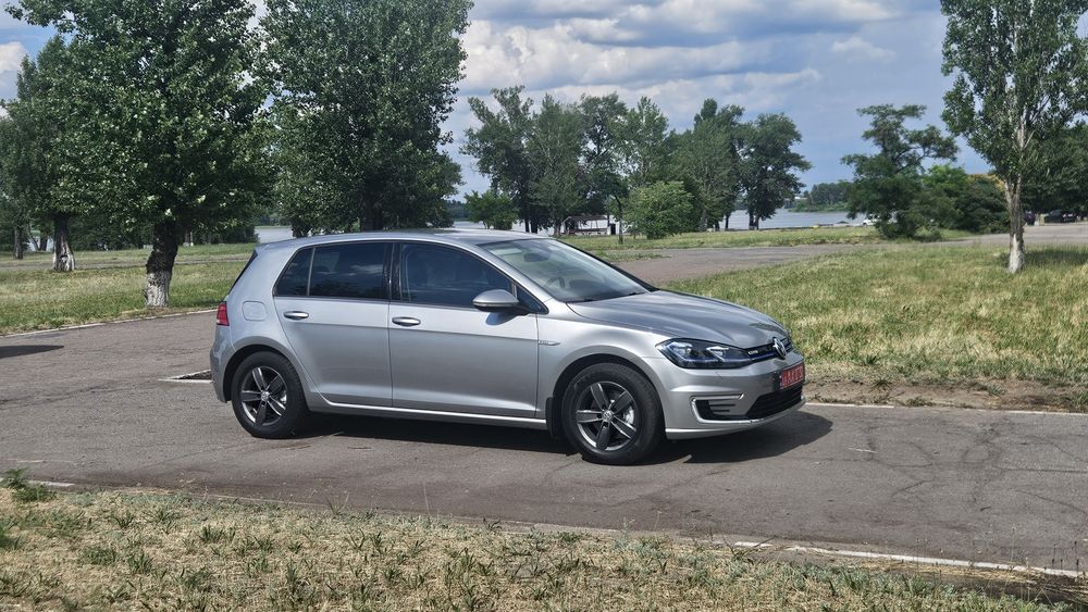 E-GOLF 36 квт. 18р.свіжий 117т.км.  рідна фарба