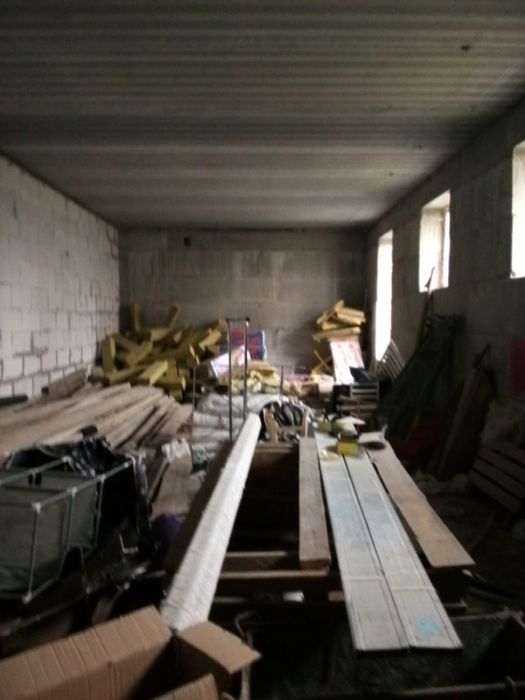 Срочно Продам комерційне приміщення вільного призначення  під офіс або