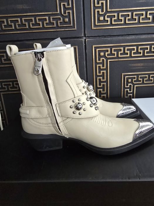 Beżowe kowbojki Pinko