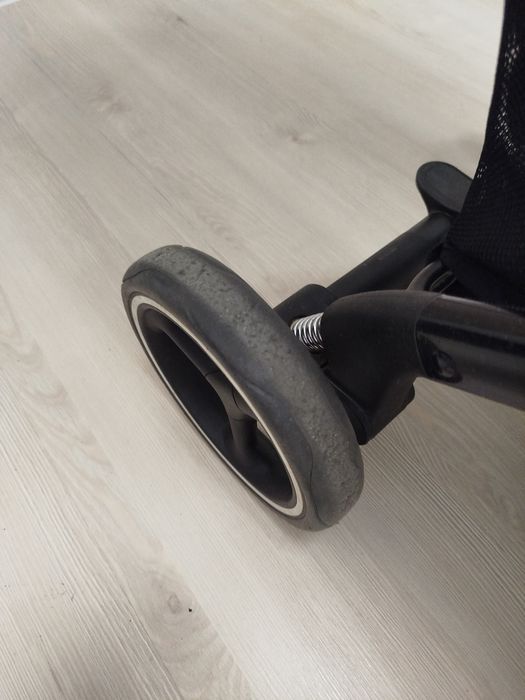 Дитяча коляска Cybex Beezy.