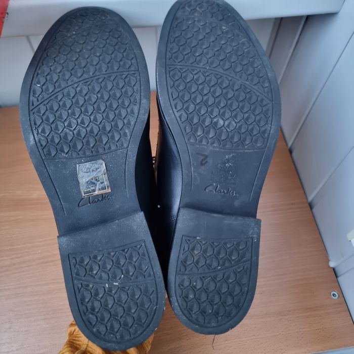 Шкіряні туфлі Clarks. Чоловічі туфлі на шнурівці