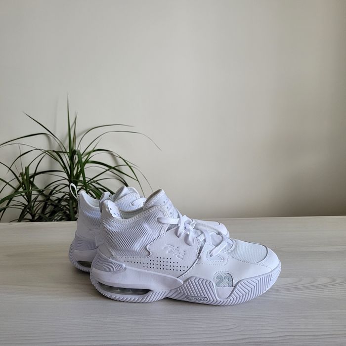 Кросівки шкіряні білі чорні Оригінал Nike Air Jordan рр.38.5