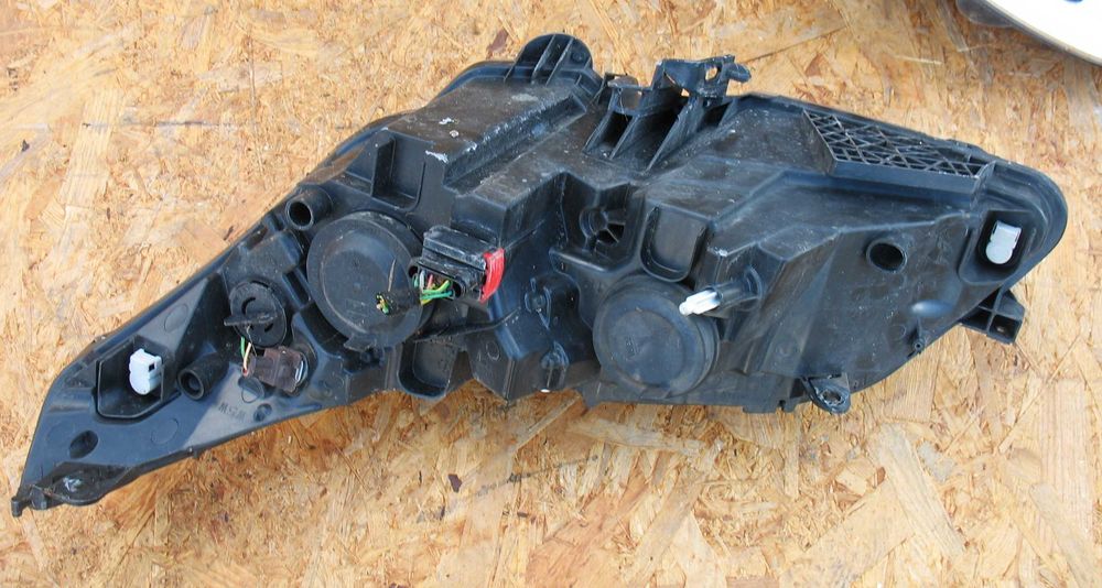 Citroen C4 04-10r lampa Prawa oryginał EU Ładna