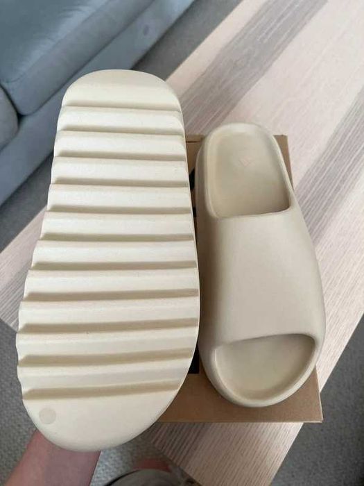 adidas Yeezy Slide .46