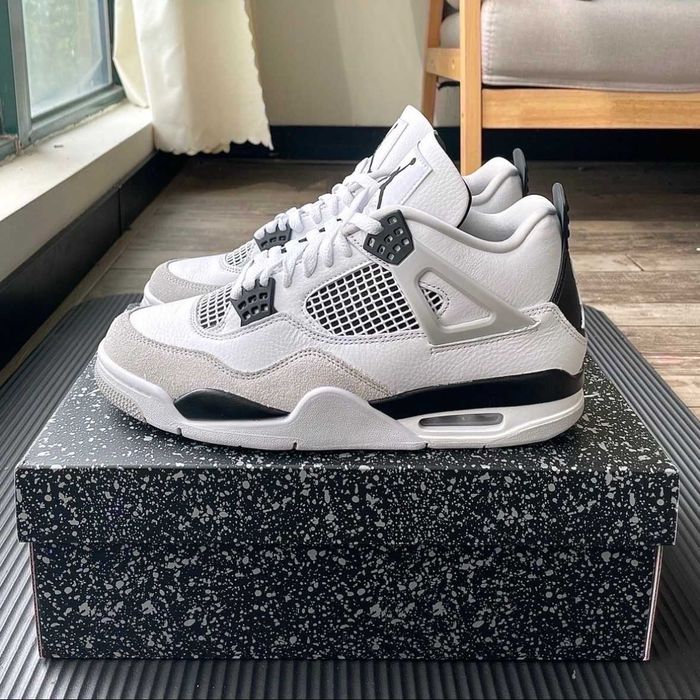 Jordan 4 Retro Military Black R.39