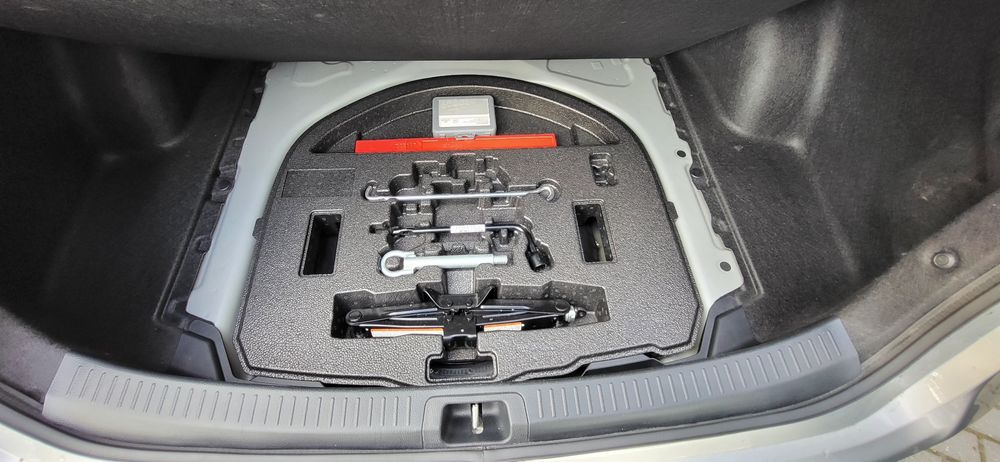 Toyota Corolla 1.8 Hybrid EXECUTIVE!!!