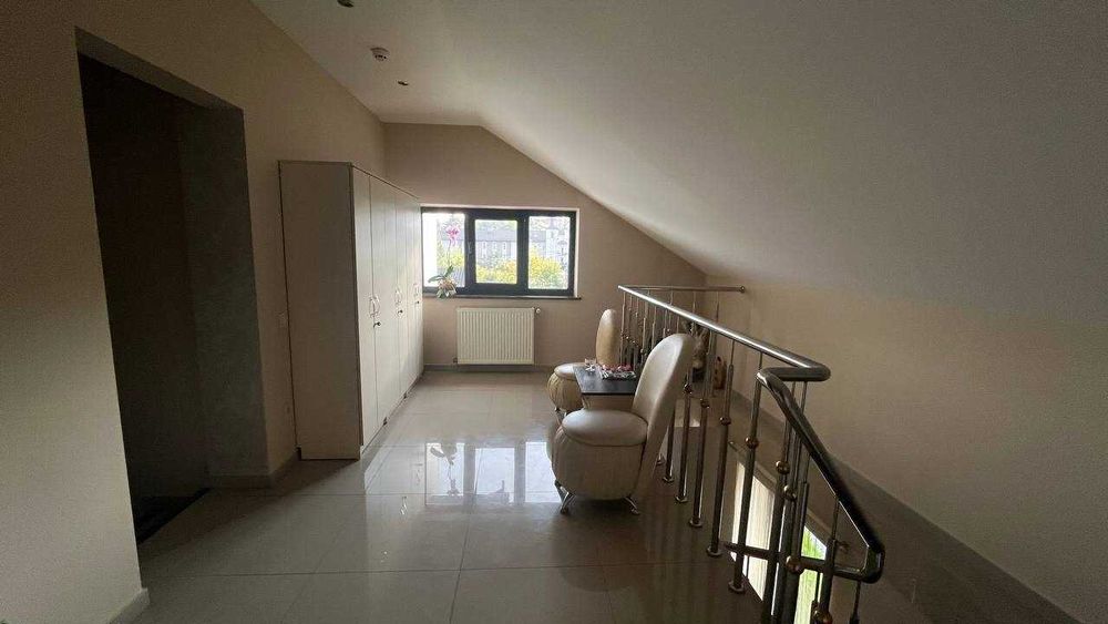 Оренда кабінетів у салоні краси на вул. Замарстинівська