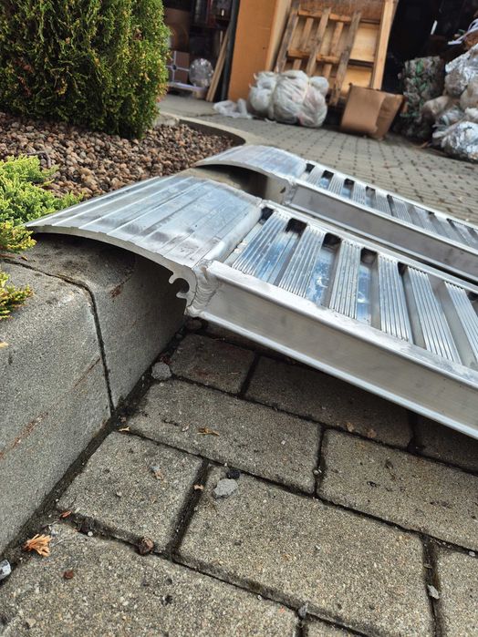 Najazdy aluminiowe od 1-5m, od ręki lub na zamówienie, udźwig do 44T