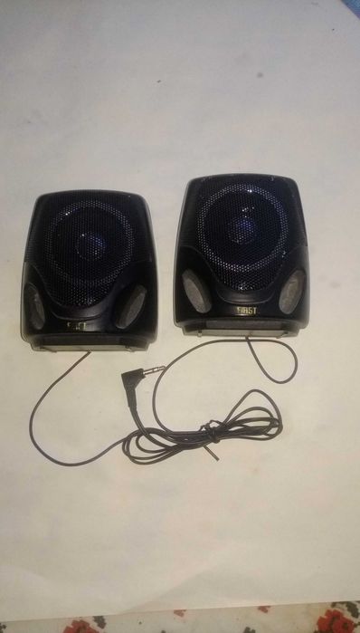 Колонки акустические телефон планшет  рлеер ,маленькие 10 * 8см.