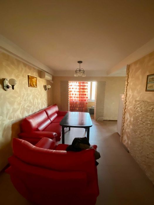 Здам кімнату на Березняках для дівчини/жінки з офісним графіком роботи