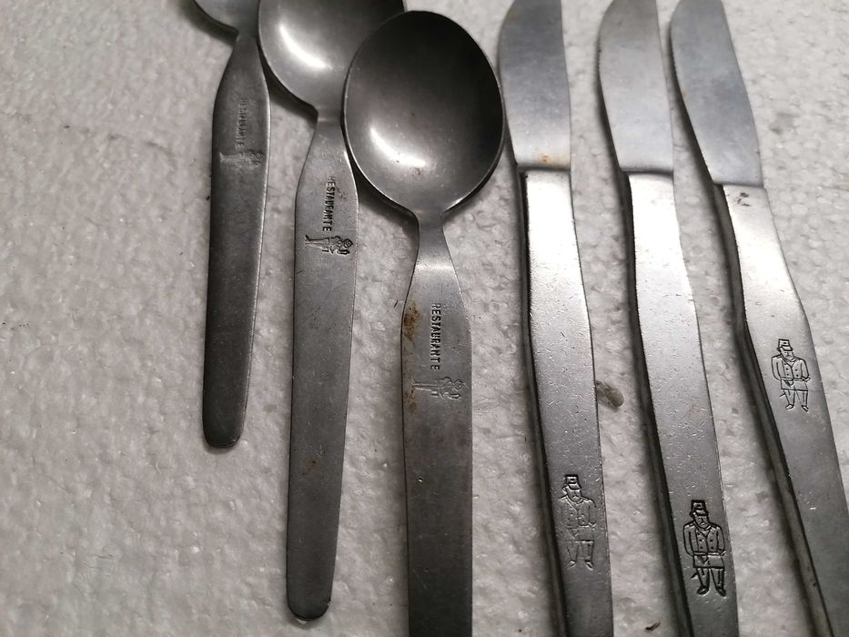 Colheres e facas , muito antigas, Policia gravado, lote por 5€