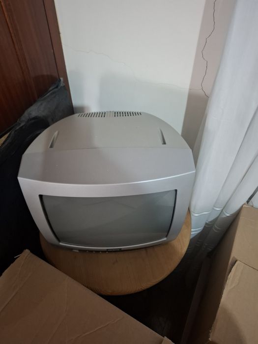 Televisão pequena