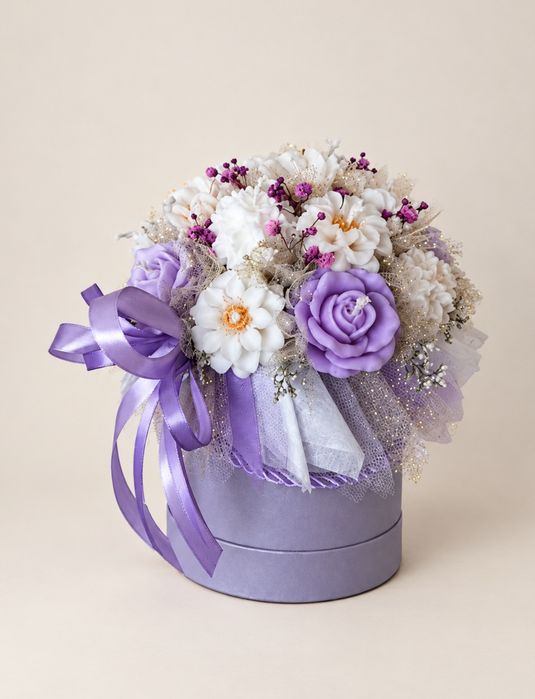 Flower box z kwiaty z wosku sojowego