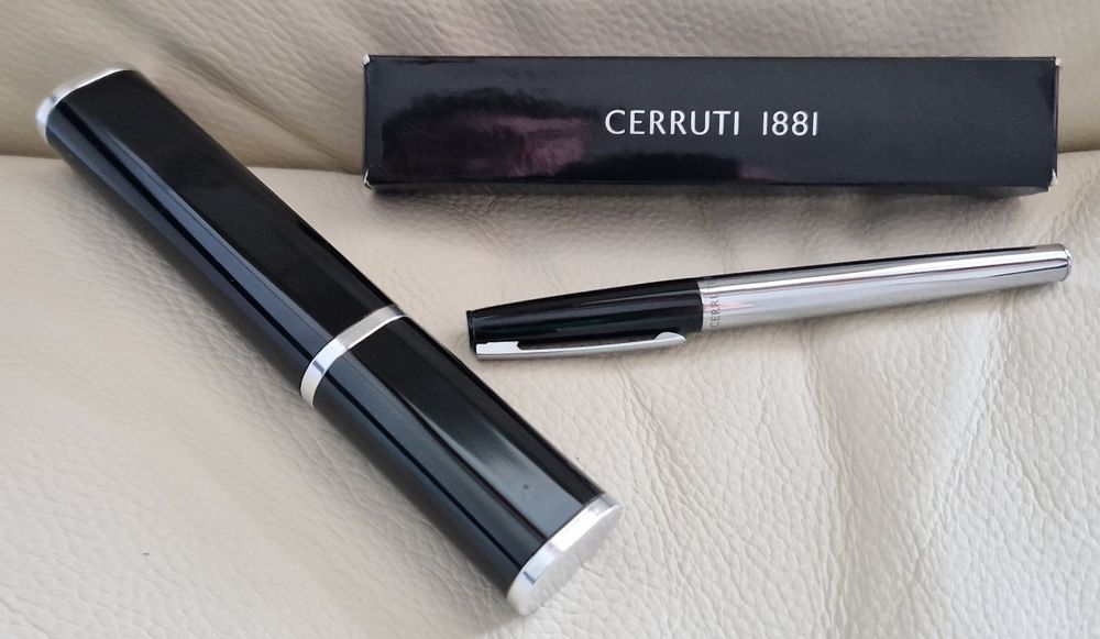 Caneta CERRUTI Nova
