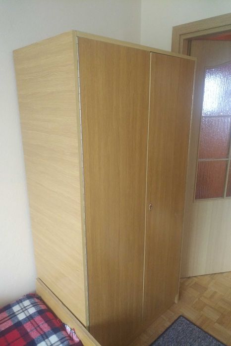Sprzedam szafę ubraniową- 2sztuki,