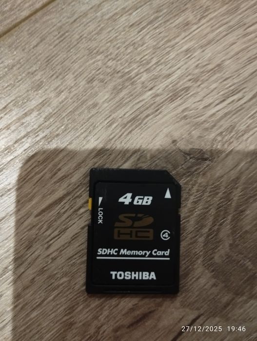 Nintendo 2DS + caneta + Jogo Super Mario + Cartão 4G + carregador