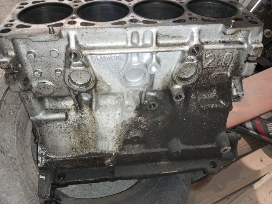Блок двигуна Ауді 80 Б4 2.0 АБТ