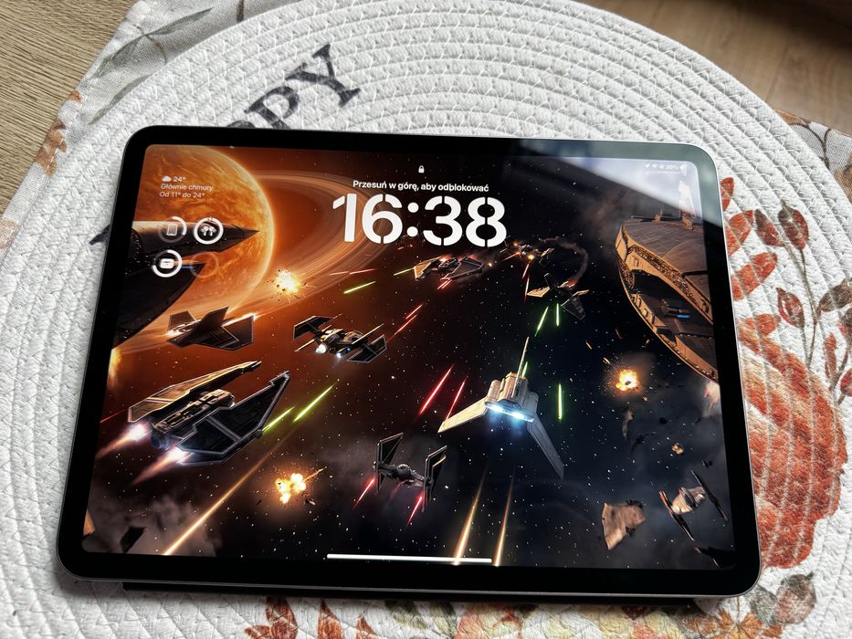 iPad Pro 11” M2 4 gen. 128GB Wi-Fi + Apple Smart Folio + ładowarka