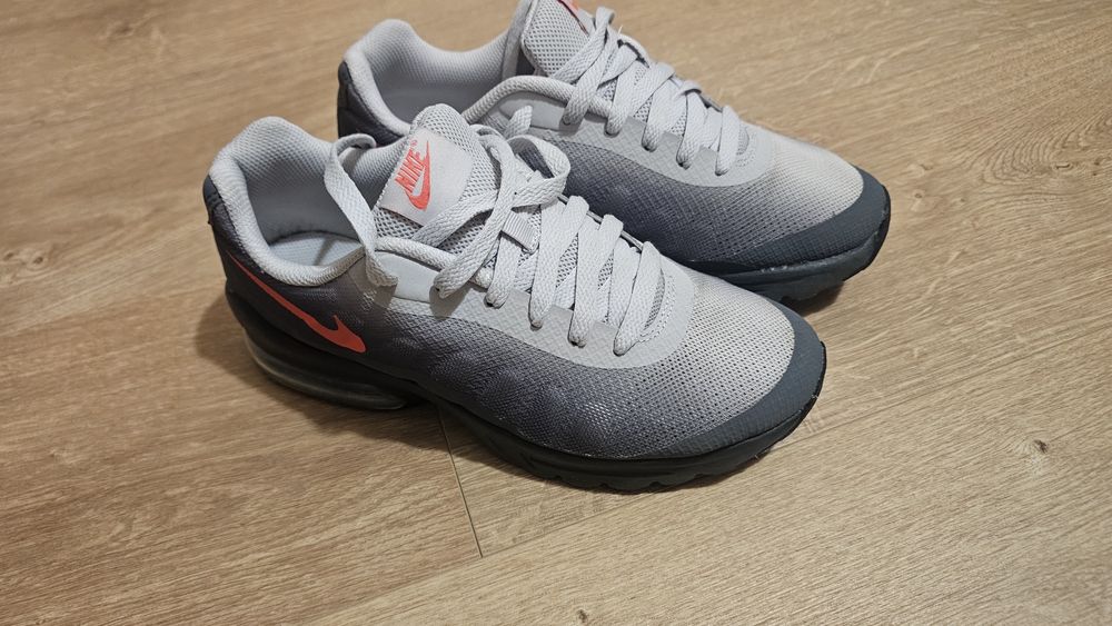 Nike Air Max Invigor