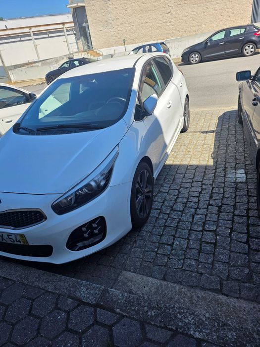 Vendo kia ceed gt line  bom estado