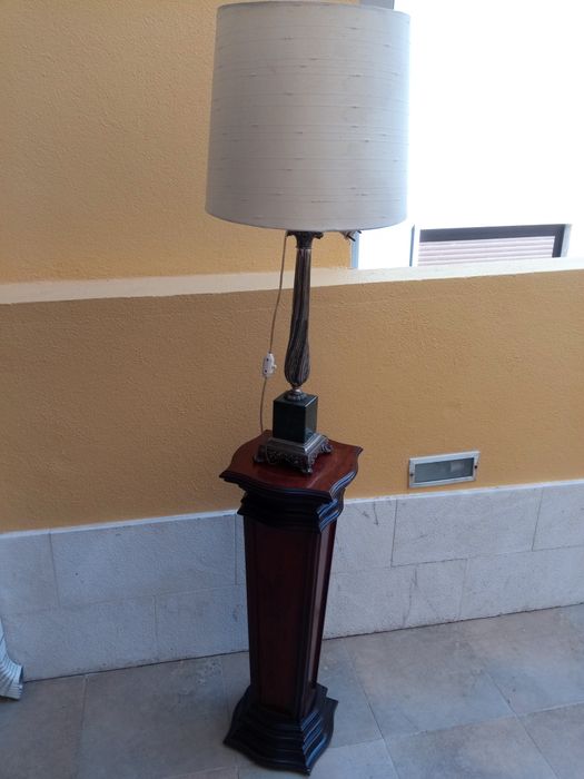 Vintage lamp with marble base