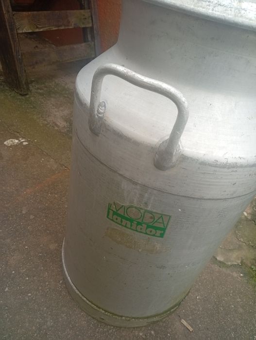 Leiteira ( reservatório para leite)