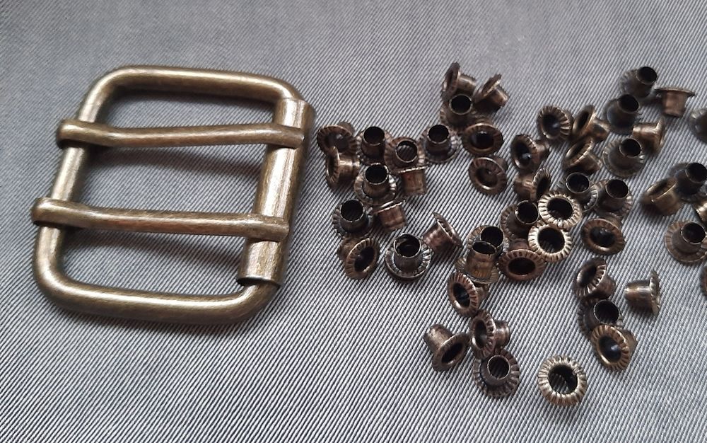 Пряжки блочки пуговицы