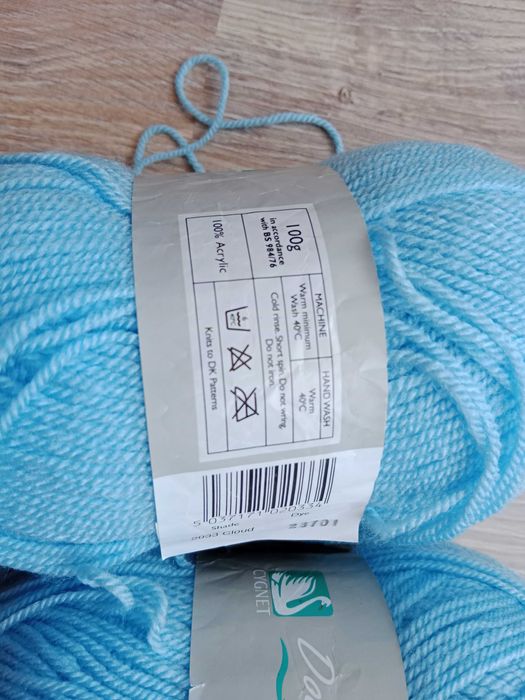 niebieska motek 100 gr akryl wełna włóczka