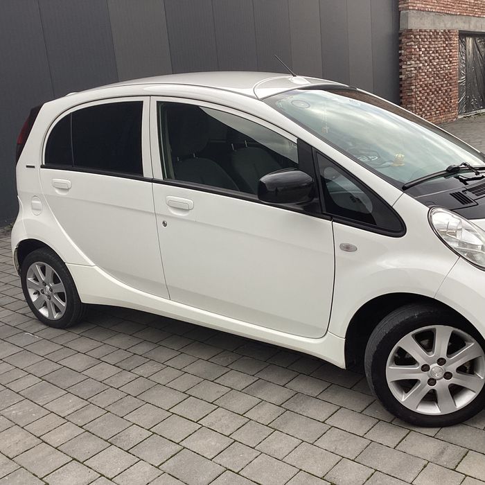 Пежо іон 2016 р.  Peugeot iOn електричка