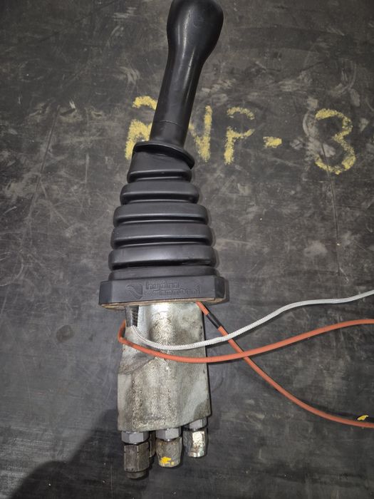 Joystick, sterownik układu roboczego ładowarki hsw 534 E  części