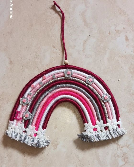 Vários trabalhos em macrame