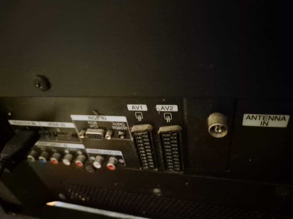 Telewizor LG – starszy model, sprawny