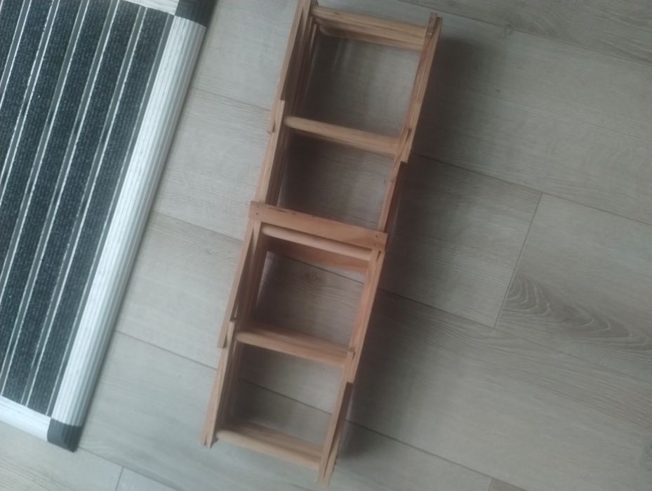 Stojak na wino drewniany