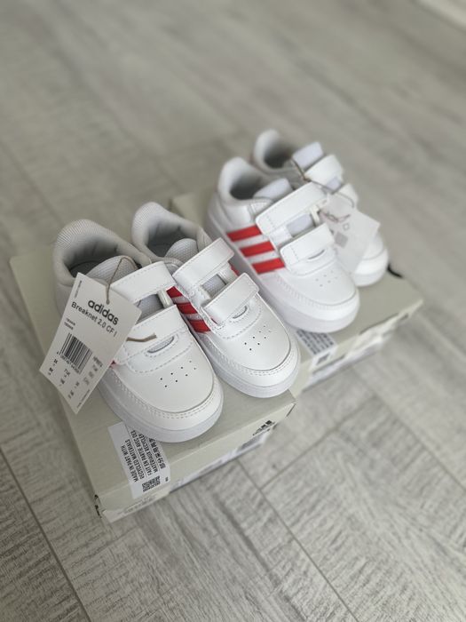 Кросівки для близнюків. Кросівки для дівчинки, кросівки Adidas 25