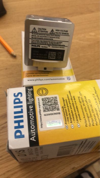 Ксеноновая лампа Филипс Philip D1S 85415CV1