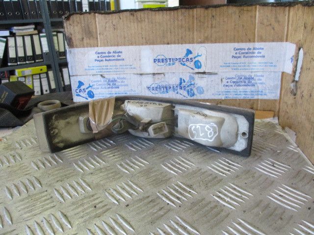Pisca frente direito NISSAN Cabstar Chassis (F22, H40)