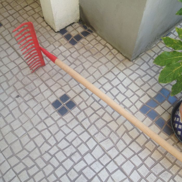 Ancinho de jardim como novo .