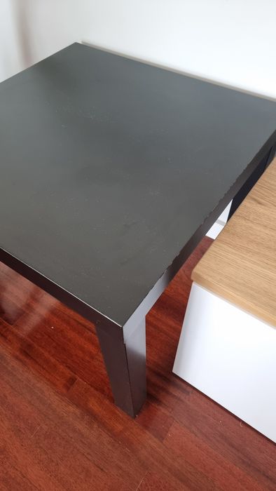 Mesa de Apoio Preta – IKEA LACK (Como Nova)