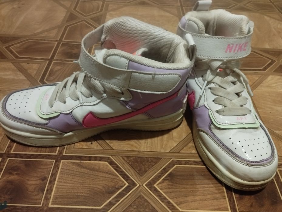 дитячі кросівки Nike Air Force 1 Shadow High, розмір 34
22 см