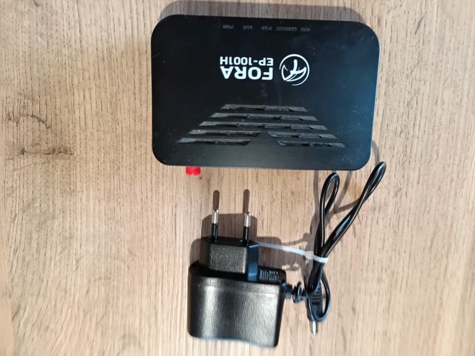 Абонентский терминал  Fora , роутер модем  Netis .