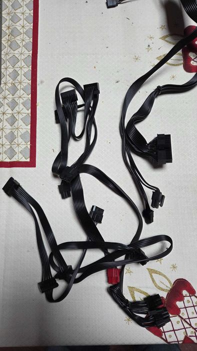 Fonte de Alimentação Aero Cool Lux MODULAR RGB 650M (650W)
