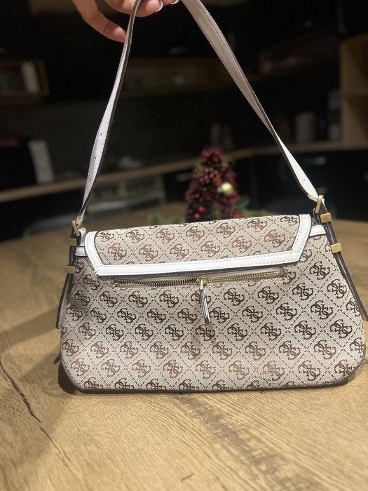 Продаю сумку Guess
