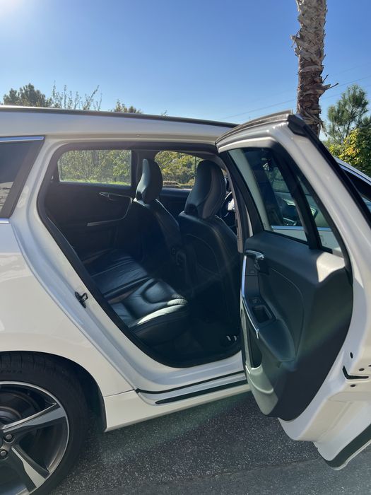 Volvo V60 2.0 D3 R-Design