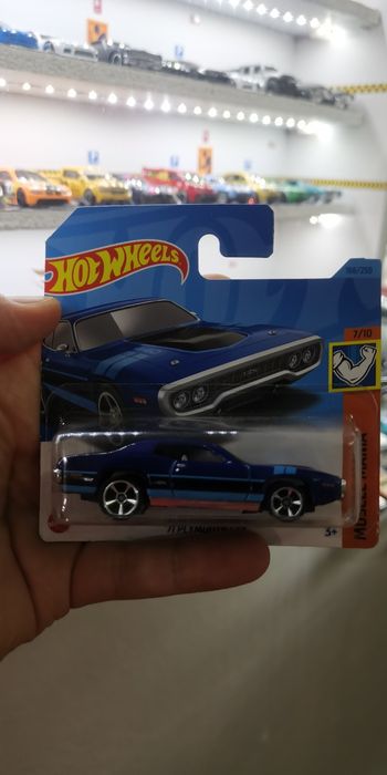 Hotwheels novo em cartela